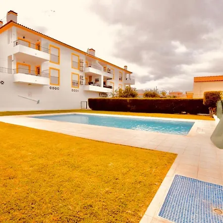 Estrada De, Urbanizacao,edificio Laranjal,apartment 18,vale Carro, 8200-596