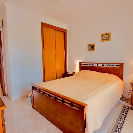 Estrada De, Urbanizacao,edificio Laranjal,apartment 18,vale Carro, 8200-596 Apartment