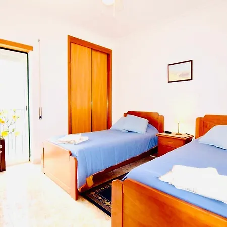 Estrada De, Urbanizacao,edificio Laranjal,apartment 18,vale Carro, 8200-596 Apartament
