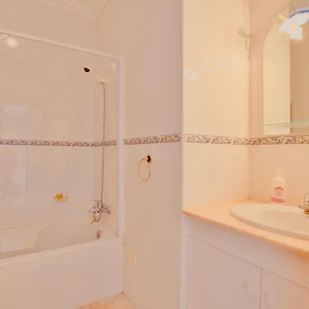 Apartament Estrada De, Urbanizacao,edificio Laranjal,apartment 18,vale Carro, 8200-596 Albufeira