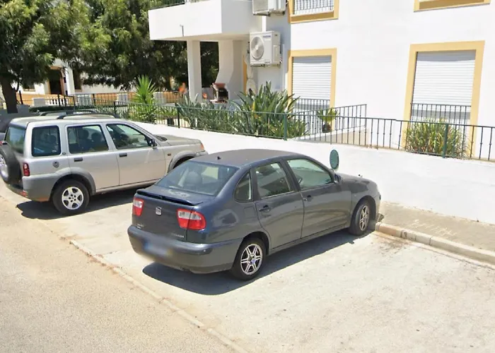 Estrada De, Urbanizacao,edificio Laranjal,apartment 18,vale Carro, 8200-596