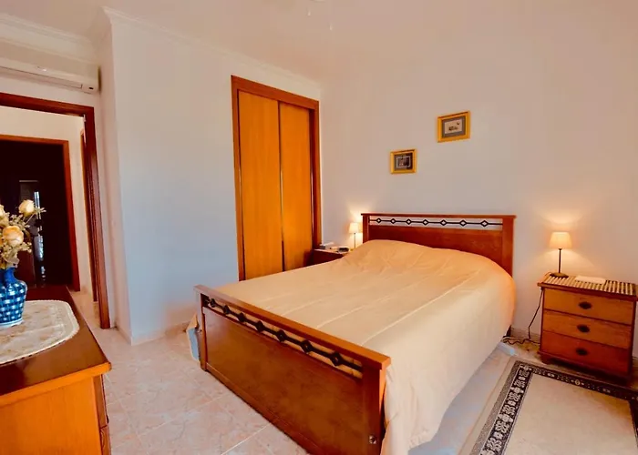 Estrada De, Urbanizacao,edificio Laranjal,apartment 18,vale Carro, 8200-596 Appartement