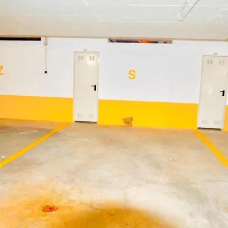 Estrada De, Urbanizacao,edificio Laranjal,apartment 18,vale Carro, 8200-596 アパート *